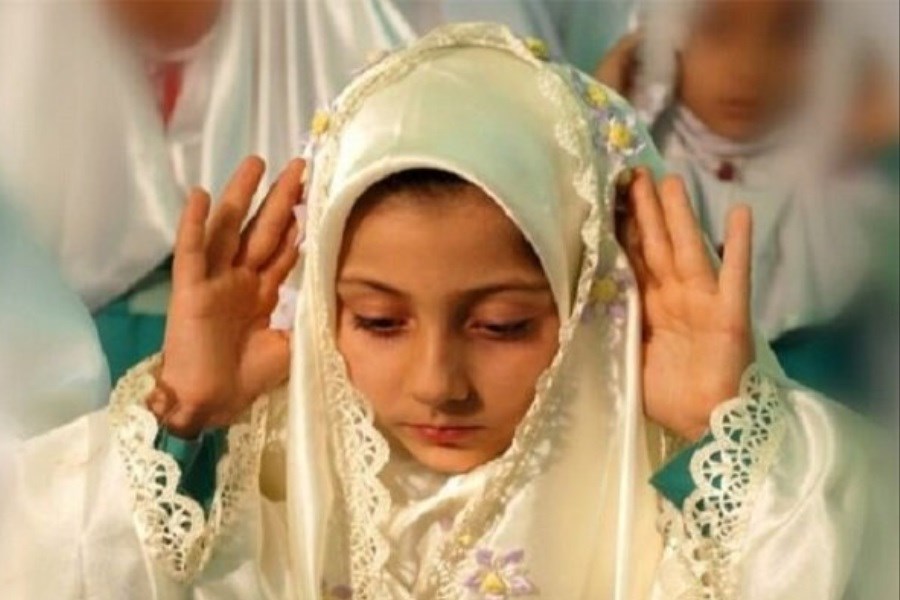 تصویر طرح یاوران نماز در مدارس انجام می شود