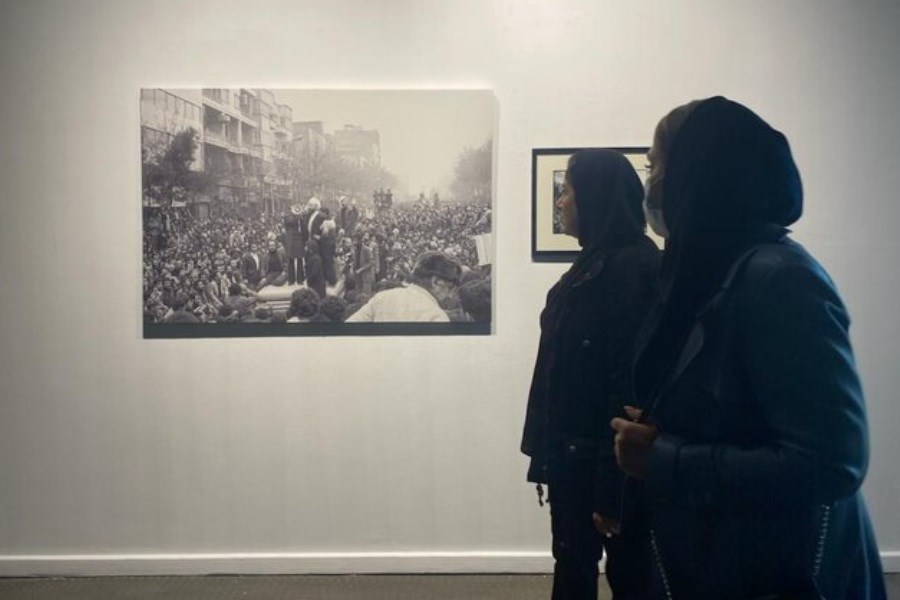 افتتاحیه نمایشگاه هنرهای تجسمی هنرمندان شاهد و ایثارگر استان‌های جنوب