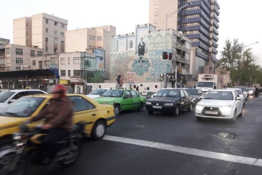 معابر تهران خلوت است اما رانندگان همچنان قوانین و مقررات را رعایت کنند