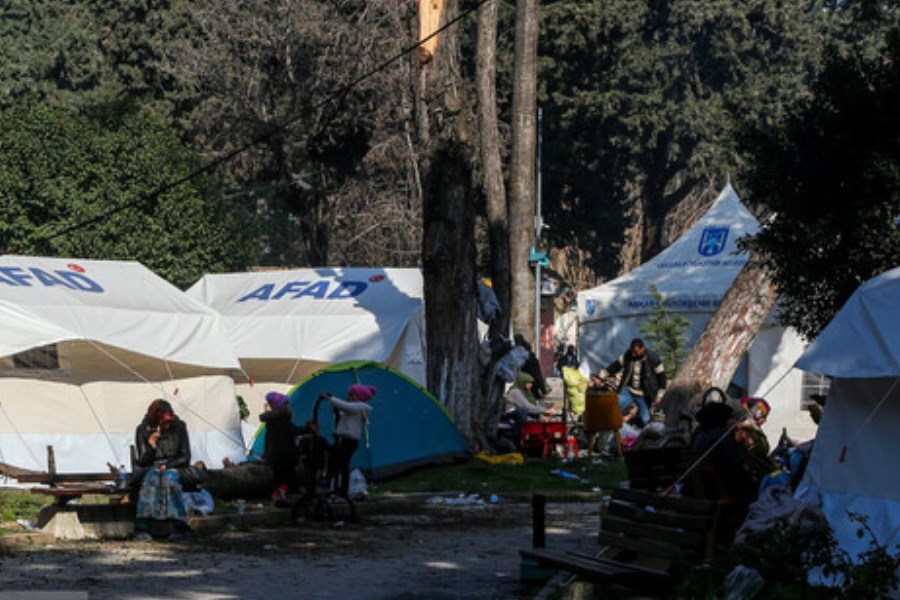 تصویر کمبود امکانات بهداشتی در مناطق زلزله‌زده ترکیه
