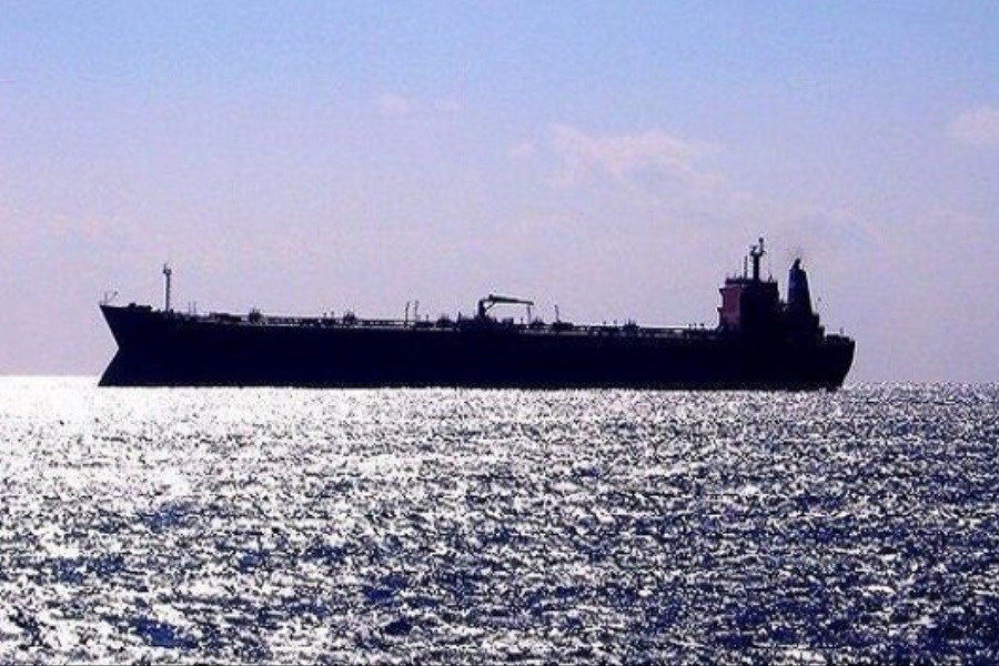 توقیف کشتی خارجی حامل سوخت قاچاق توسط نیروی دریایی سپاه در خلیج‌فارس