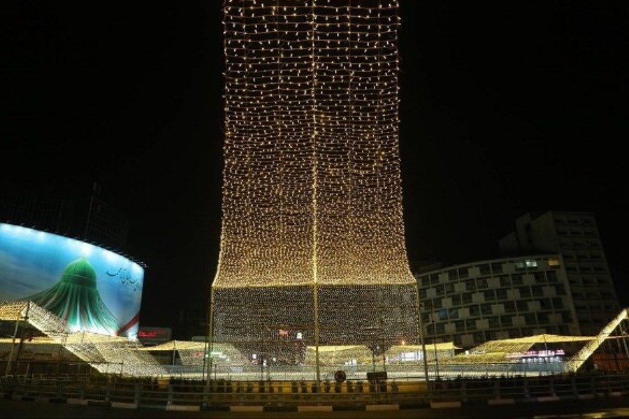 تصویر اجرای بزرگترین سقف نوری در میدان ولی‌عصر (عج)