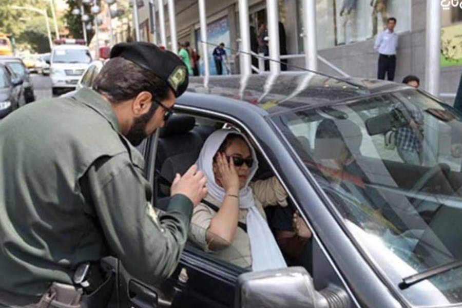 تصویر اعلام جریمه کشف حجاب در خودرو و اماکن عمومی