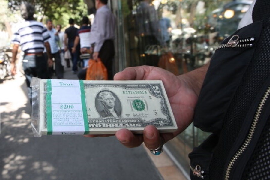 قیمت دلار در دوره قاجار یک تومان، در دولت روحانی 27هزارتومان و در دولت رئیسی 50هزارتومان