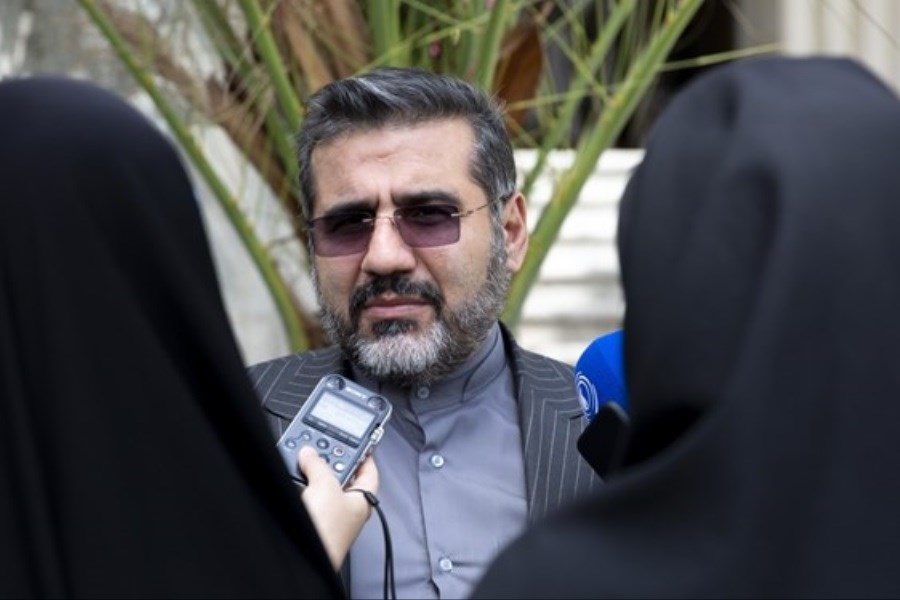 تصویر واکنش وزیر ارشاد به ممنوع الورودی نازنین بیاتی به مشهد