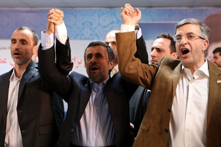 تصویر سکوت سنگین احمدی نژاد &#47;خبری از سه تفنگدار نیست