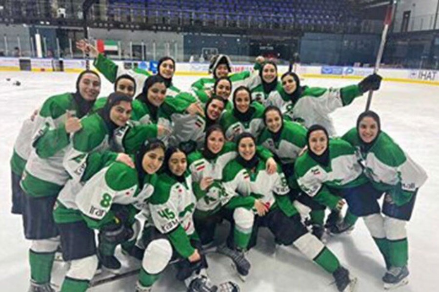 تصویر ببینید؛ جشن صعود غرور آفرین دختران هاکی روی یخ ایران به فینال آسیا