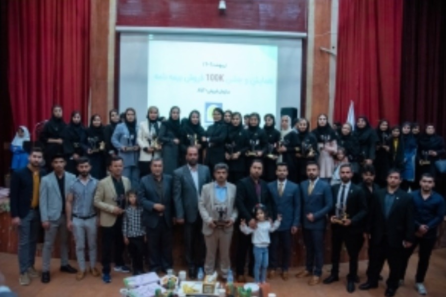 تصویر برگزاری مراسم تقدیر از نمایندگان شعبه ارومیه بیمه پاسارگاد