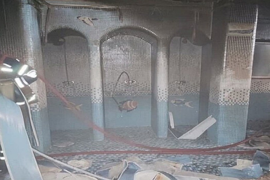 تصویر آتش‌سوزی در استخر یک مجموعه ورزشی غرب تهران