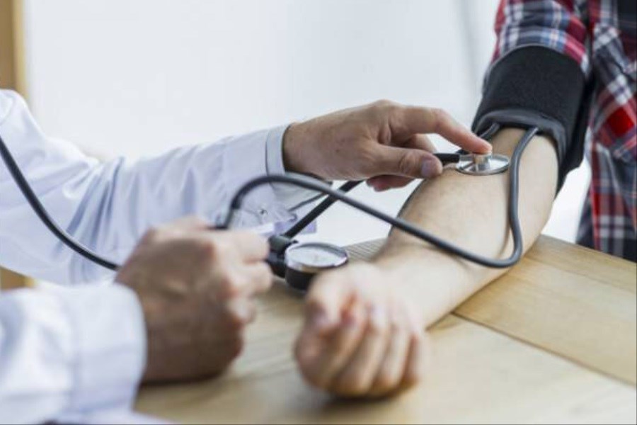 تصویر شناسایی ۹ درصد افراد بالای ۳۰ سال مبتلا به فشار خون در اردبیل