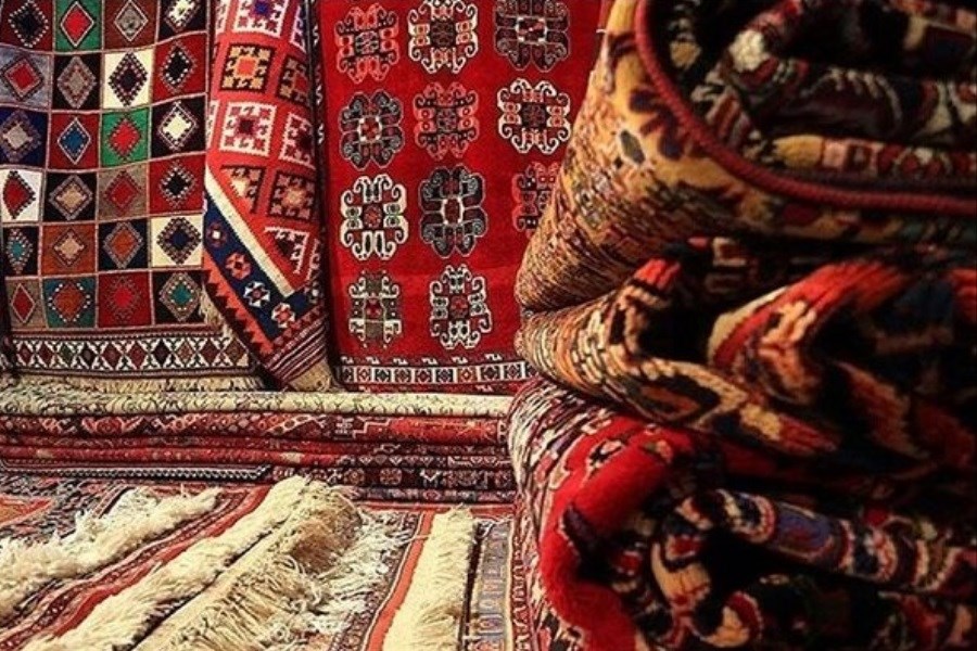 تصویر به دنبال شناسنامه دار کردن فرش ایرانی هستیم