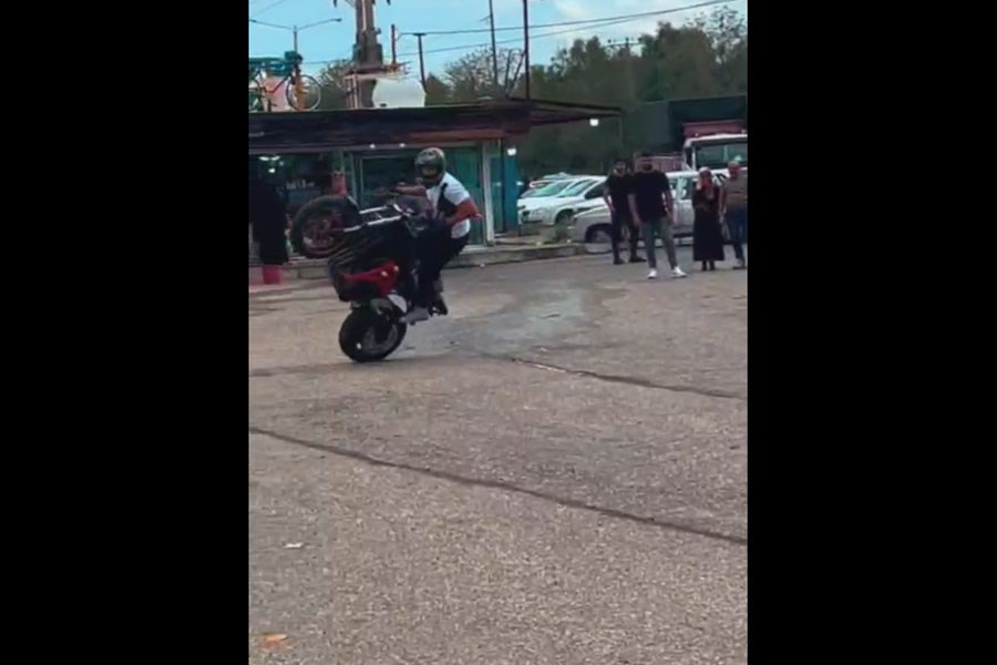 تصویر موتورسواری عجیب در جزیره کیش+فیلم