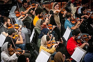 ارکستر ملی ایران کی روی صحنه می‌رود؟