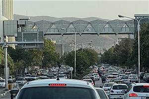 تعطیلی یک«پل عابر پیاده» در مشهد به خاطر بی‌حجابی! تصویر