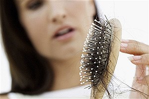 جلوگیری از ریزش مو با این توصیه ساده طب‌سنتی