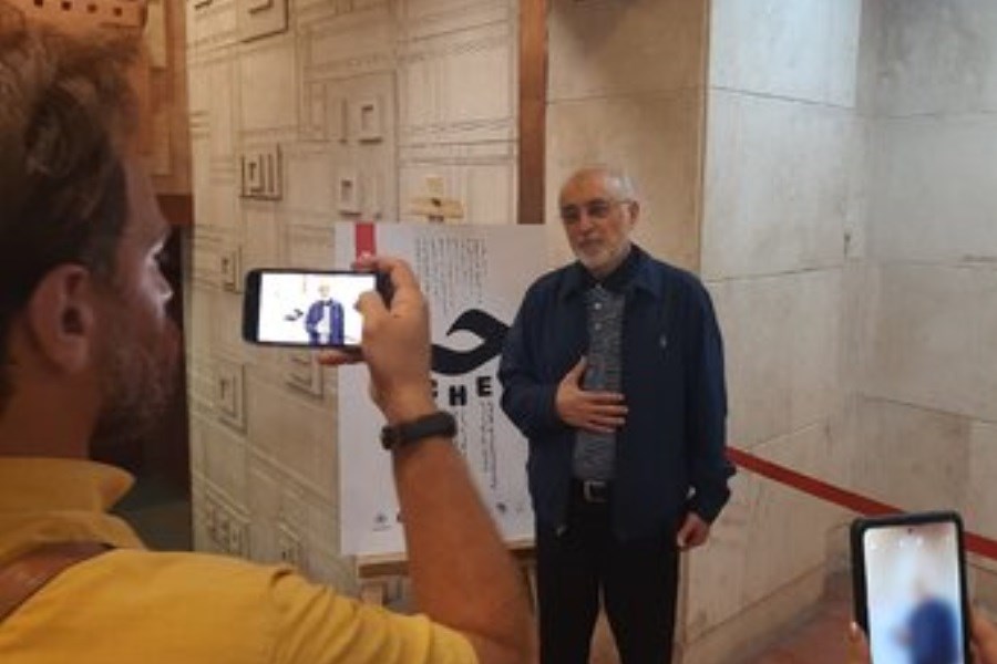 تصویر افتتاح نمایش «چه» با حضور علی اکبر صالحی