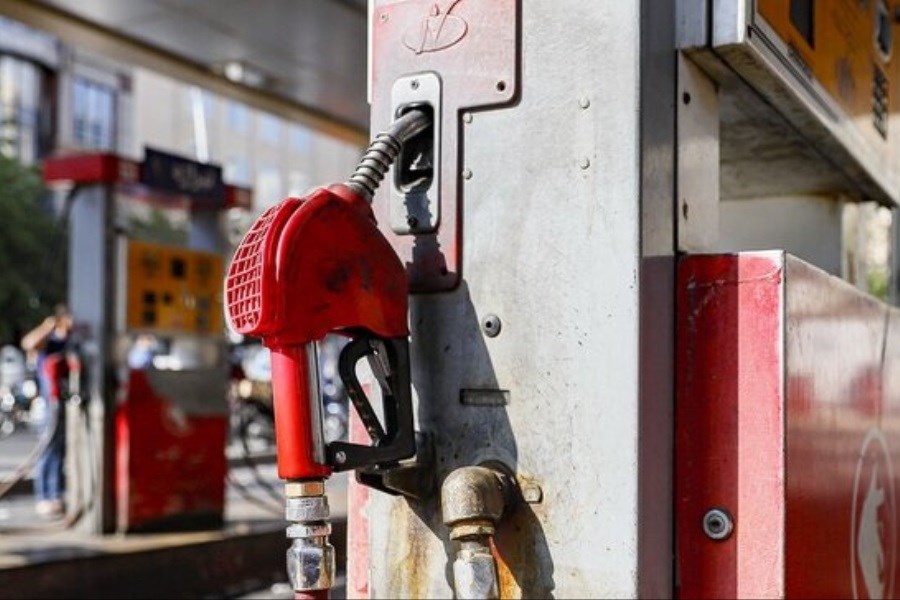 کشف بیش از ۳ هزار لیتر بنزین با فروش خارج از ضوابط تعیینی