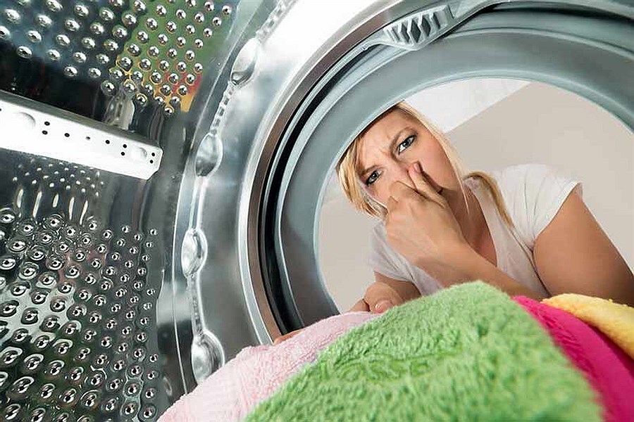دلایل و راه‌های رفع بوی بد ماشین‌ لباسشویی