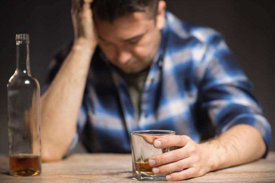تبعات «الکل» بر تغییر کارکرد مغز&#47;اختلالات شدید روانی با مصرف الکل‌های تقلبی