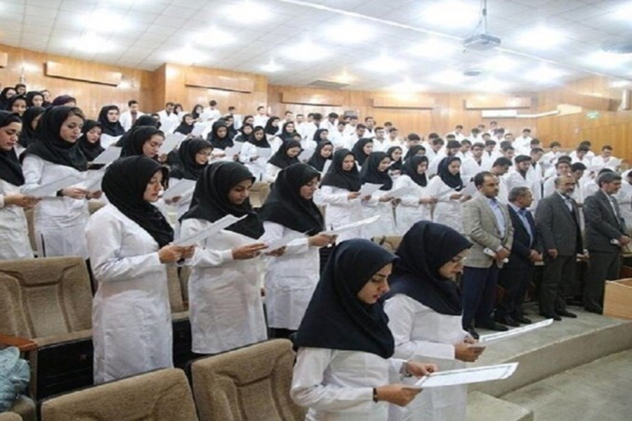 تصویر ورود سالانه 2 هزار دانشجو به دانشگاه علوم پزشکی شیراز