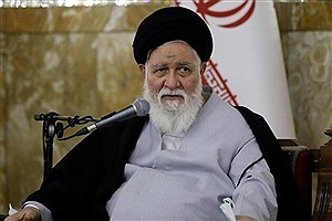 فکر می‌کنند چون رئیسی فامیل من است نقد نمی‌کنم&#47; اسب قدرت رم کرد و احمدی نژاد را به در و دیوار زد