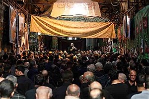 پخش زنده آیین قدیمی «چهارپایه‌خوانی» بازار تهران