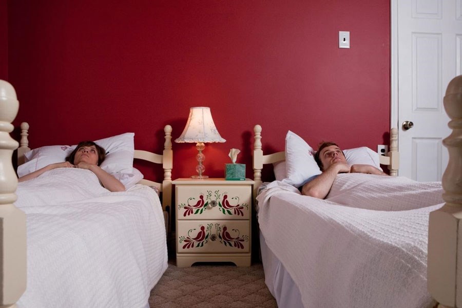تصویر پدیده طلاق خواب؛ آیا جدا خوابیدن برای ما مفیدتر است؟