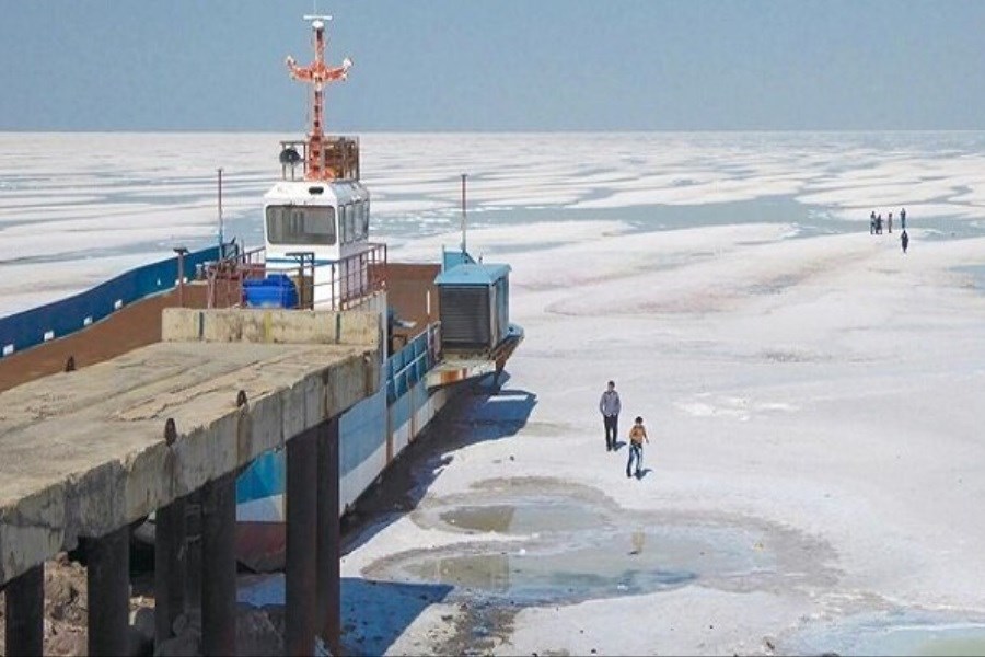 تصویر «دریاچه ارومیه» در بحرانی‌ترین وضعیت ۵۰ سال گذشته قرار دارد