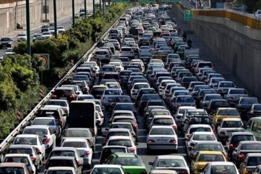 ترافیک سنگین و نیمه سنگین در بزرگراه‌های پایتخت
