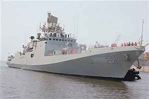 پهلو گیری ناو رزمی نیروی دریایی هندوستان در بندرعباس