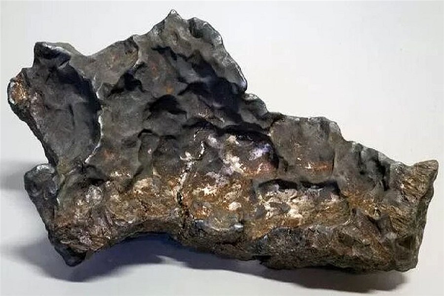 تصویر شهاب سنگ آهنی پیدا شده در سوئد ۴.۵ میلیارد سال قدمت دارد