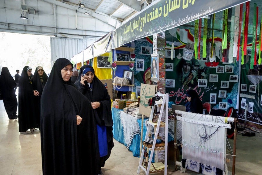 تصویر افتتاح نمایشگاه طرح اسوه یزد در قالب ۷۰ غرفه