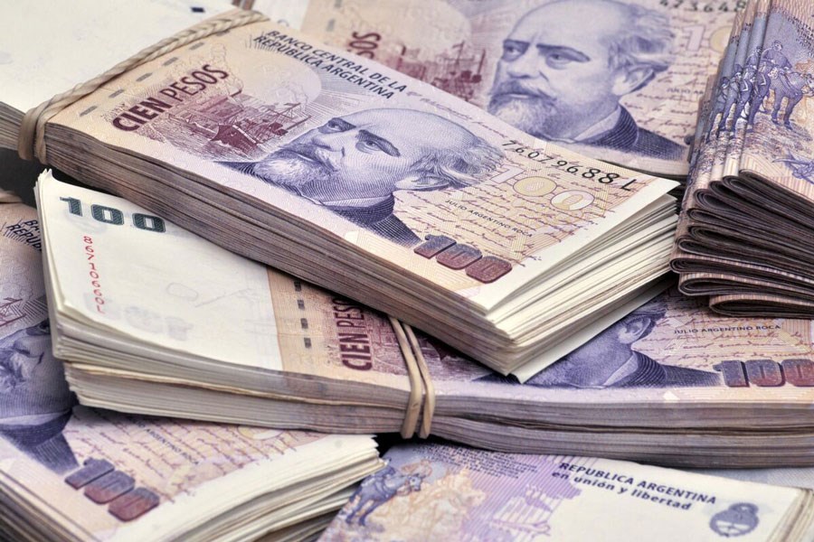 تصویر مجادله بر سر راه نجات ارز ملی آرژانتین از سقوط آزاد