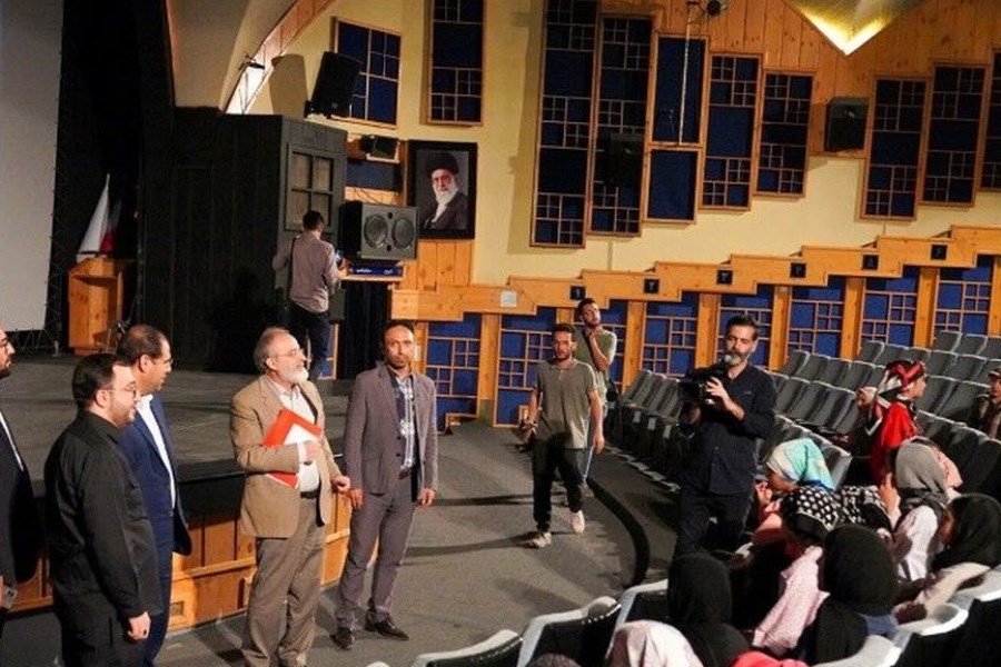 تصویر افتتاح نخستین سینما دانش‌آموز