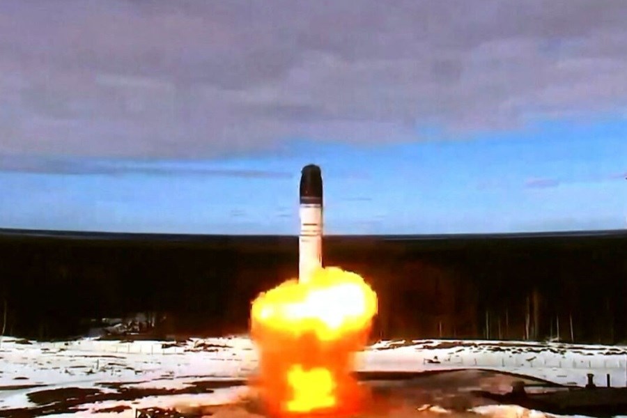 تصویر قویترین موشک بالستیک اتمی روسیه در حالت آماده باش جنگی قرار گرفت