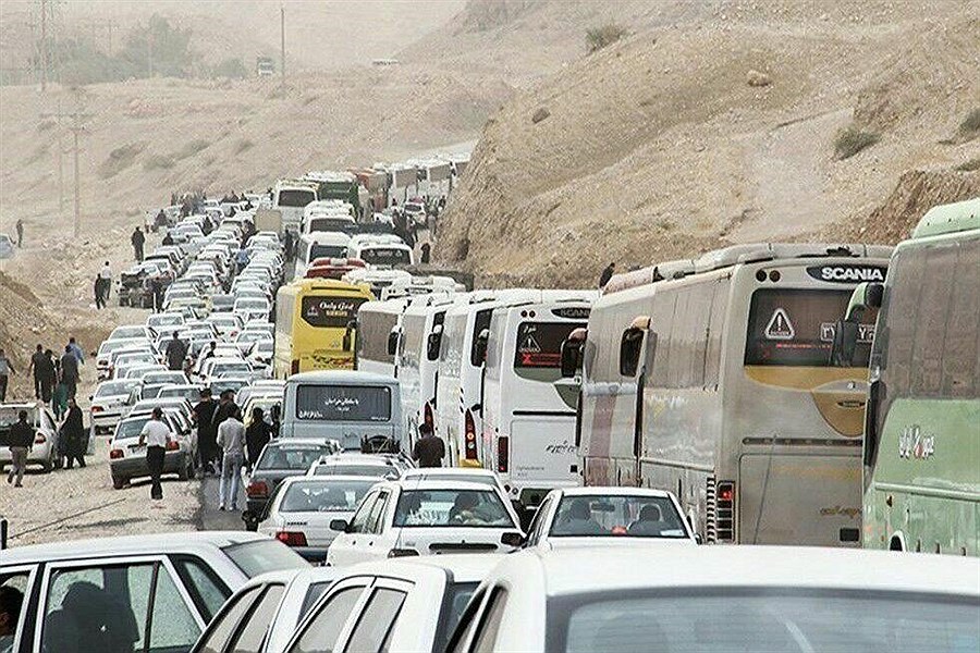 تصویر ترافیک پرحجم در مرزها &#47; نگرانی پلیس از بازگشت زائران اربعین