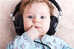گوش کردن به این موسیقی خاص به عنوان مسکن برای نوزادان عمل می کند