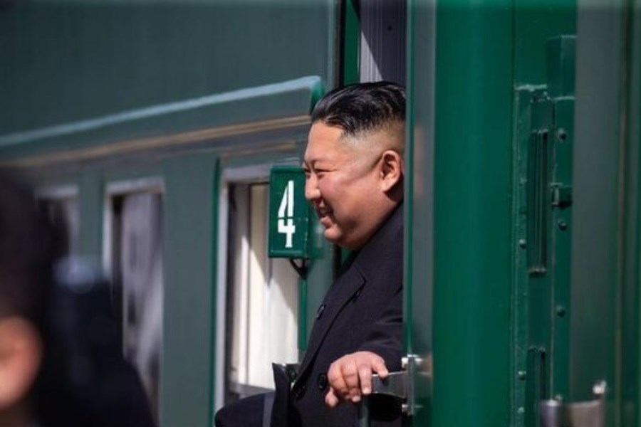 ژست جدید رهبر کره شمالی در روسیه&#47; ببینید