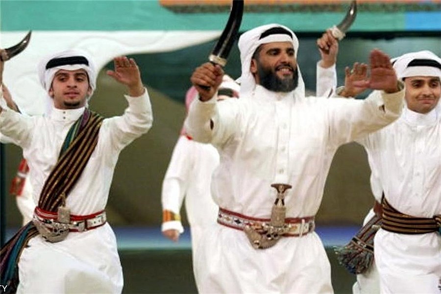 رقص شمشیر عربستانی‌ها در هتل اسپیناس تهران+ ویدئو