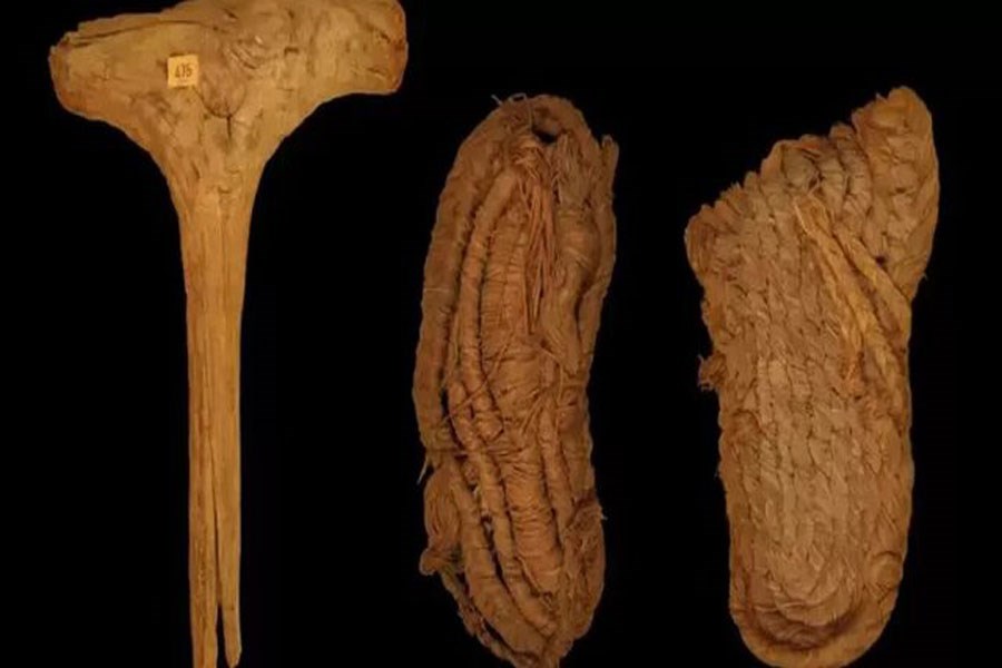 تصویر کشف قدیمی‌ترین کفش‌های اروپا