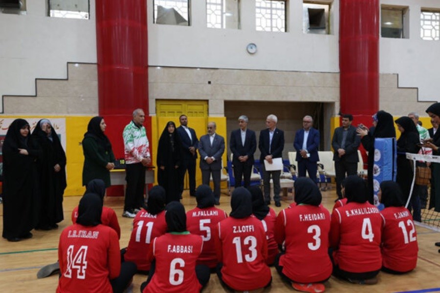 تصویر بازدید وزیر ورزش از اردوی ملی پوشان والیبال نشسته