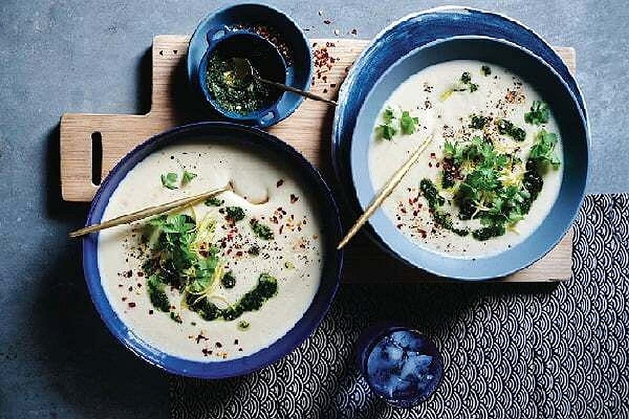 تصویر سوپ جو با شیر مخصوص هوای سرد پاییزی + طرز تهیه