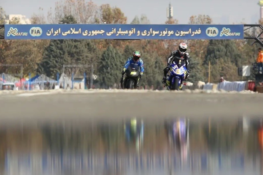 تصویر معرفی نفرات برتر مسابقات قهرمانی موتورسواری