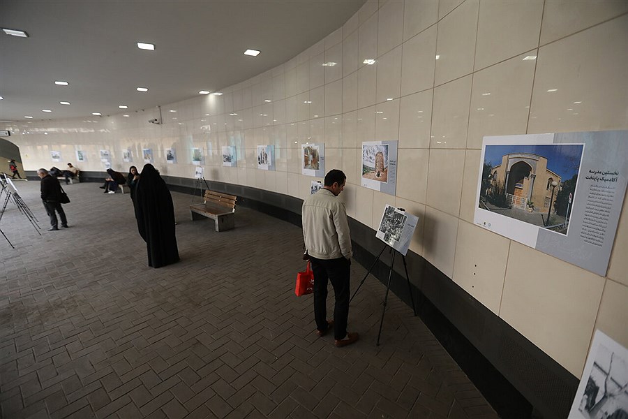 نمایشگاه عکس تهران قدیم در ایوان انتظار میدان ولیعصر(عج)