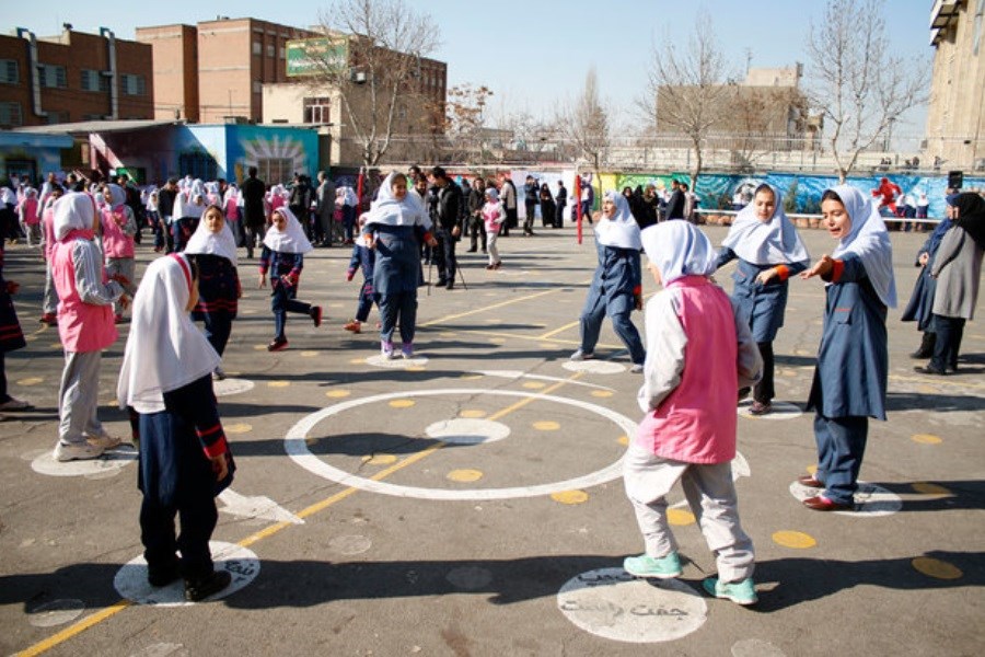 تصویر روز بدون کیف در مدارس ایتدایی تهران