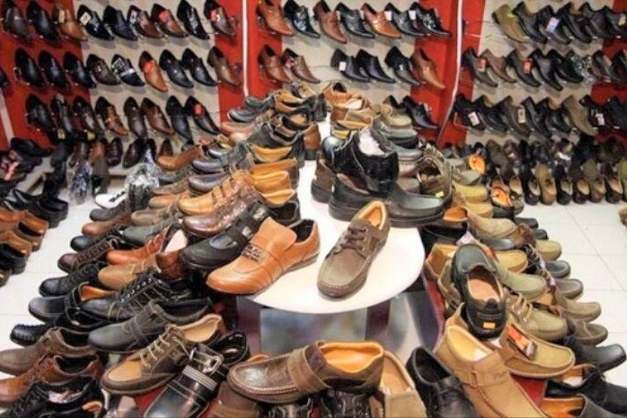 تصویر توجه به صنعت کفش ماشینی به عنوان سوغات هدف استان قم