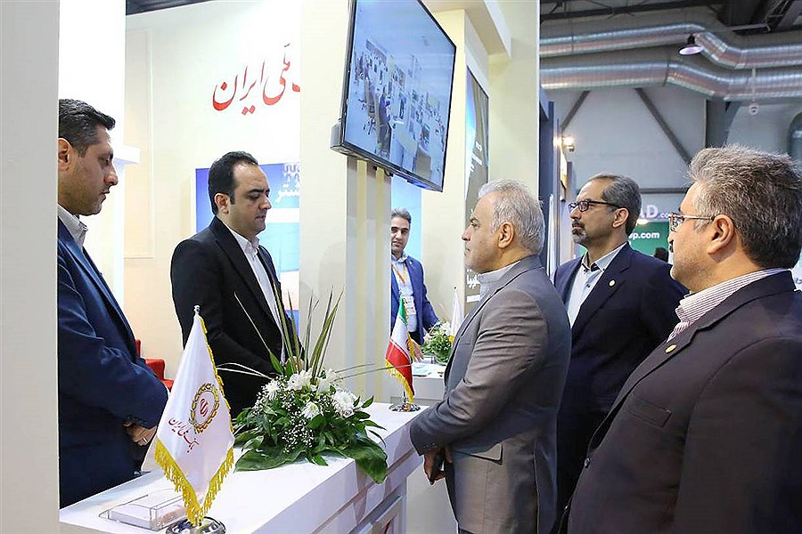 حضور اعضای هیات مدیره و هیات عامل در غرفه بانک ملی ایران