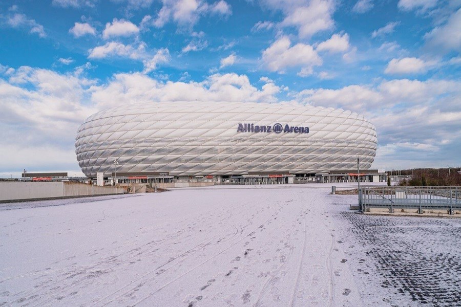 برف بازی بایرن مونیخ و یونیون برلین را لغو کرد
