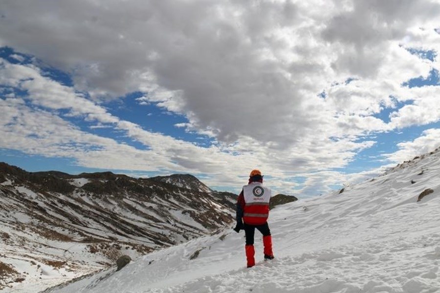 نجات ۲ کوهنورد گرفتار در ارتفاعات پیربالا شهرستان مرند