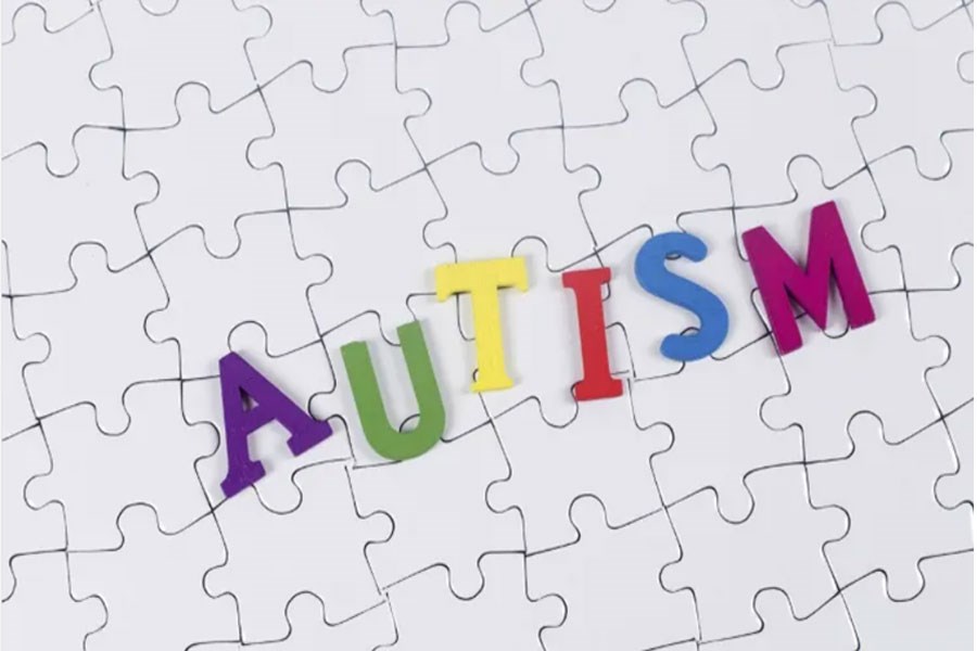 تشخیص ۱۰۰ درصدی اوتیسم با نگاه به چشم